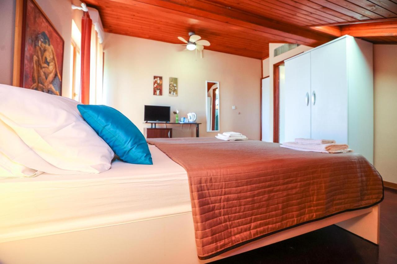 Apartments And Rooms Sinka Biograd Na Moru Exterior foto