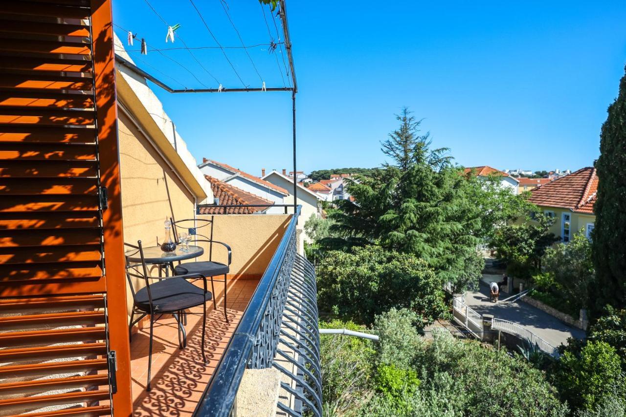Apartments And Rooms Sinka Biograd Na Moru Exterior foto