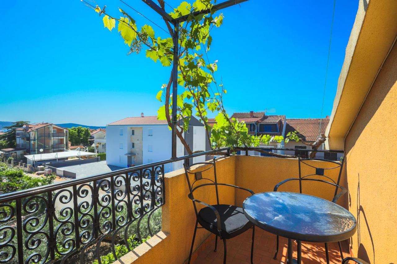 Apartments And Rooms Sinka Biograd Na Moru Exterior foto