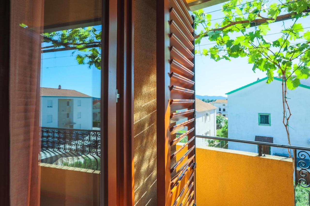 Apartments And Rooms Sinka Biograd Na Moru Exterior foto