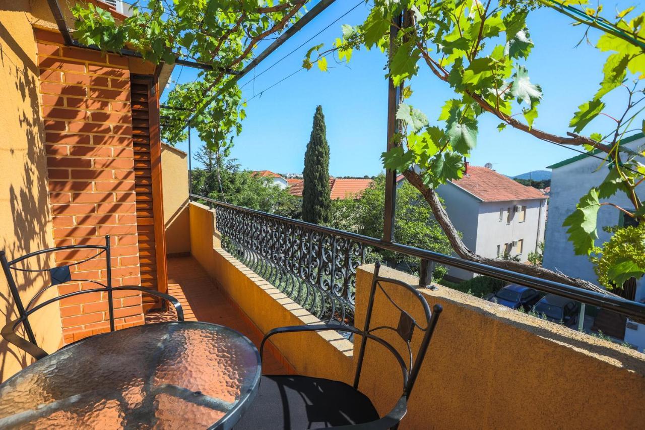Apartments And Rooms Sinka Biograd Na Moru Exterior foto