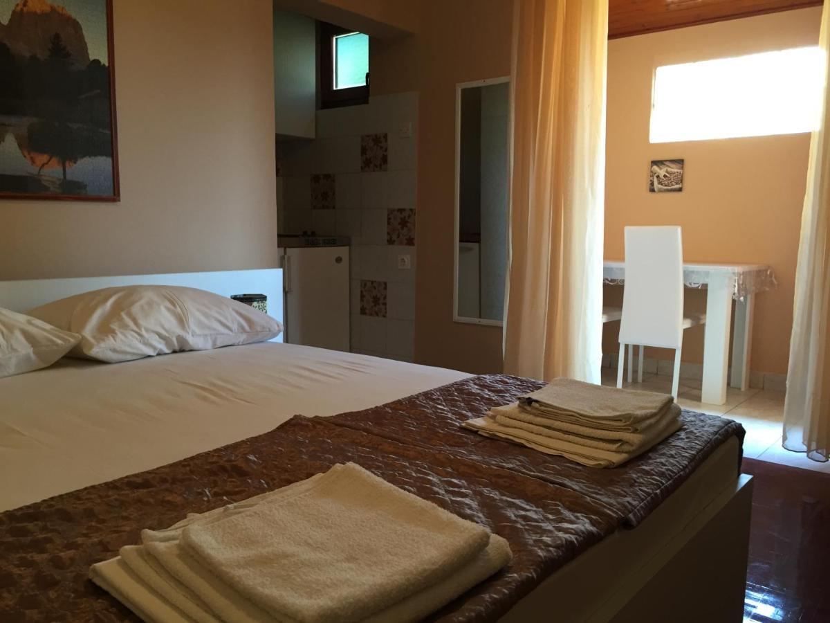 Apartments And Rooms Sinka Biograd Na Moru Exterior foto