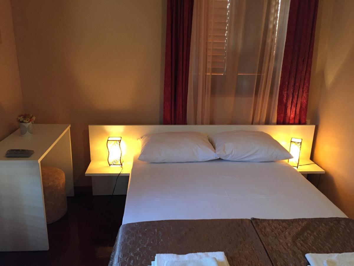 Apartments And Rooms Sinka Biograd Na Moru Exterior foto
