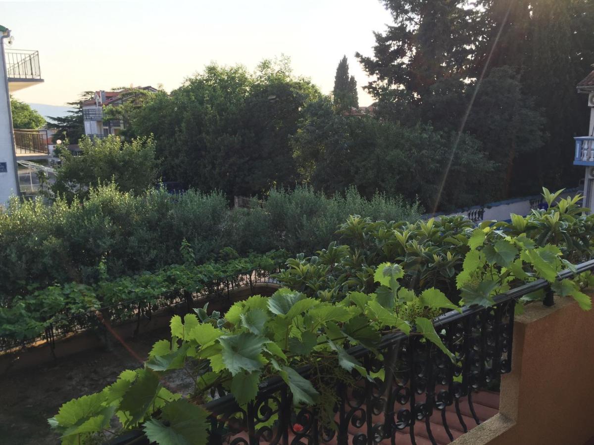 Apartments And Rooms Sinka Biograd Na Moru Exterior foto